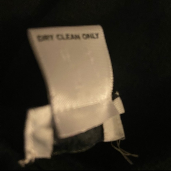 Cache Vintage Zip Closure Fit Black Dress With Wide Bell Black & White Sleeves. - Picture 5 of 7